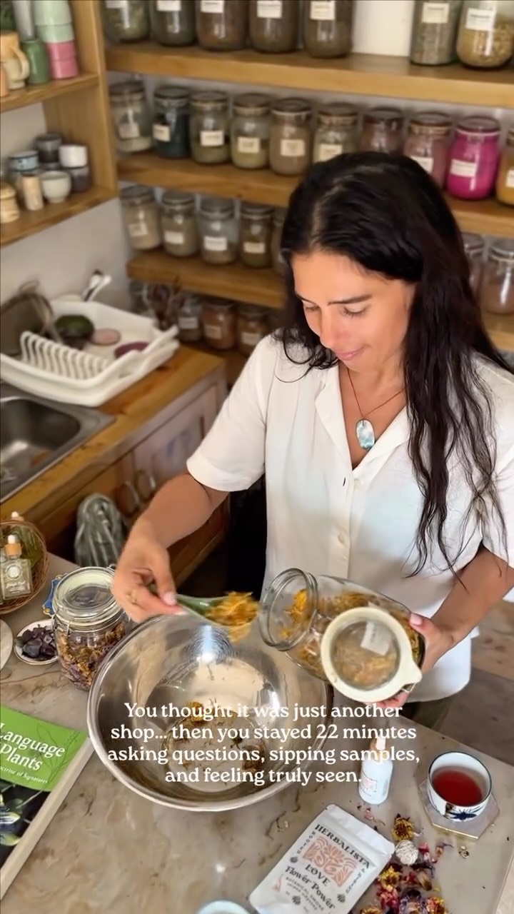 The most trusted herb store on the island 🌴

Located at 1111 Main Street, Cabarete, Herbalista Apothecary is your go-to for organic herbs, powerful plant blends, detox kits, handcrafted tinctures, and herbal skincare.

Come explore, ask questions, sip samples, and feel held 🌿

Or order anytime on Komida App or through our website.

All links in bio…

#HerbalistaApothecary
#CabareteWellness
#PlantMedicineDR
#HolisticLiving
#NaturalRemedies